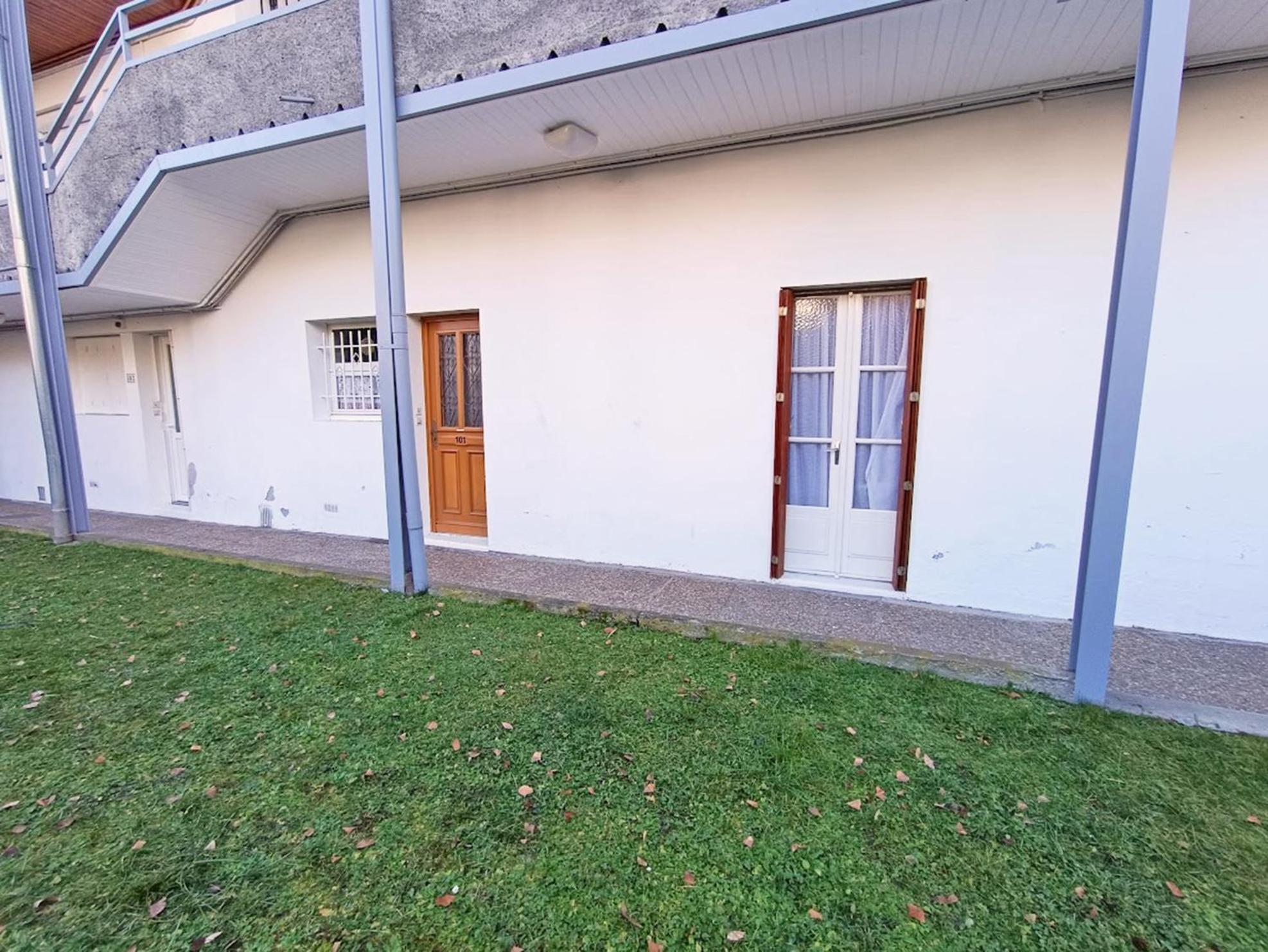 Apartment Le Petit Paradis, T3, Wifi, Parking, Veranda Bagnères-de-Luchon